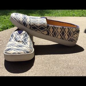 TOMS Cupsole Flats, Size 7.5 Blue Tile Watercolor